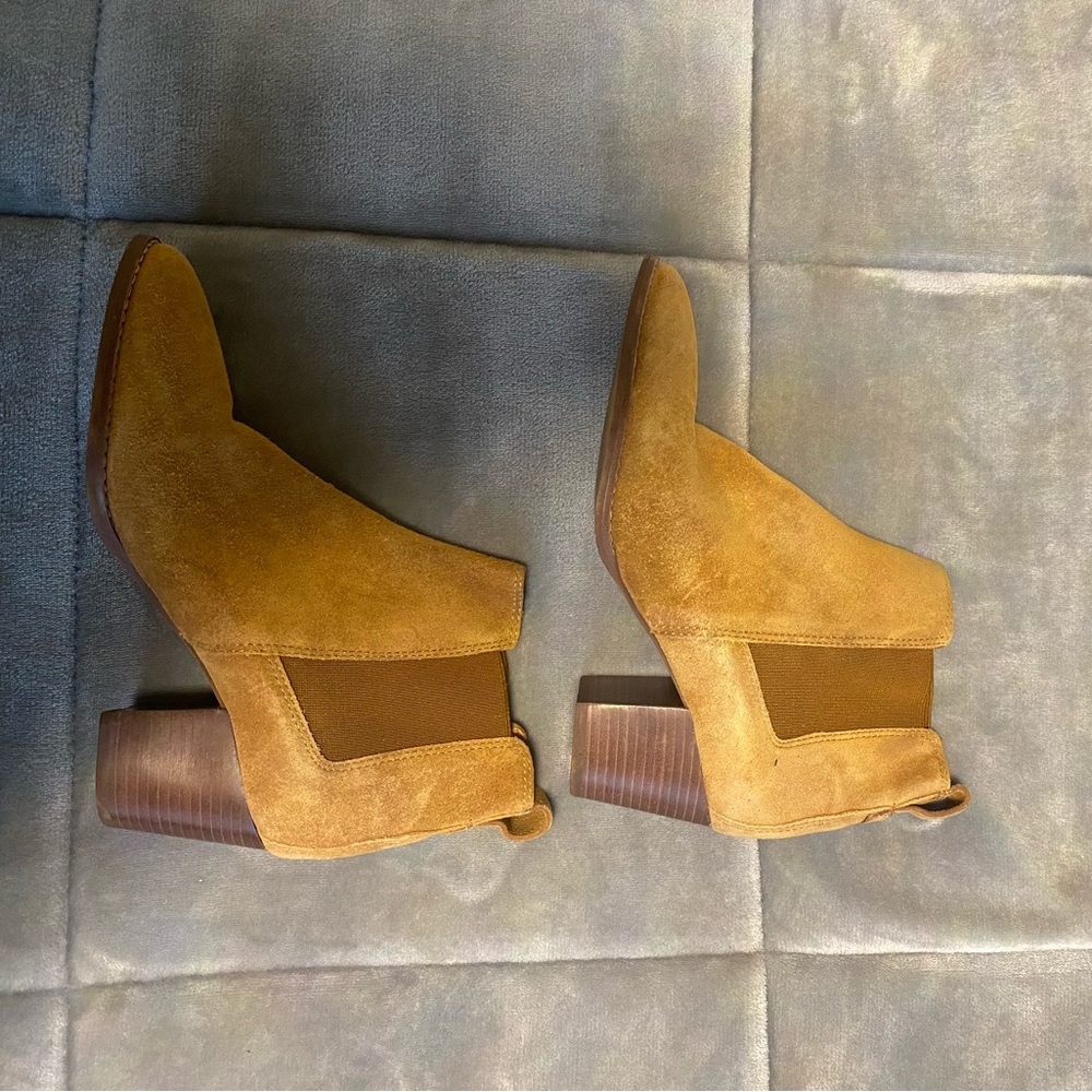 Madwell Suede Booties